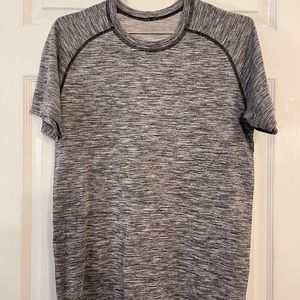 small black/white lululemon metal vent SS